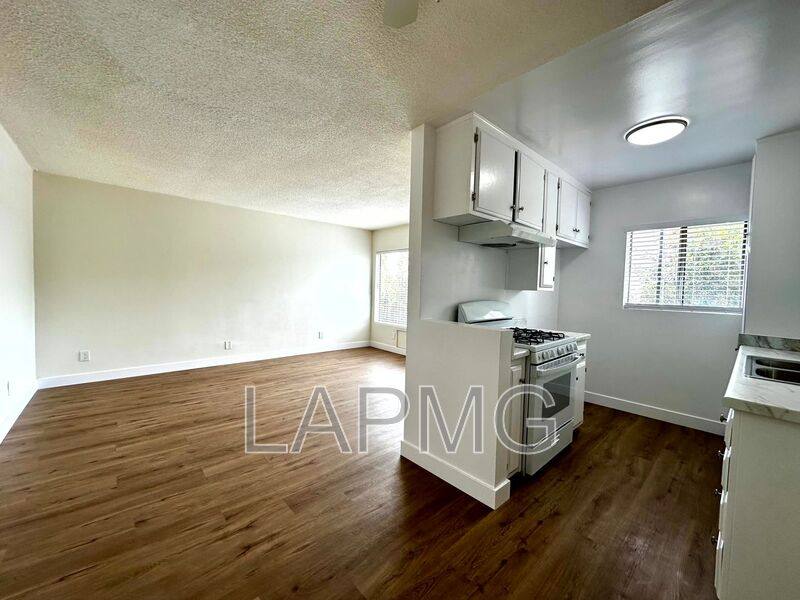 Apartment for rent at 1915 W 22nd St #304, Los Angeles, CA 90018
