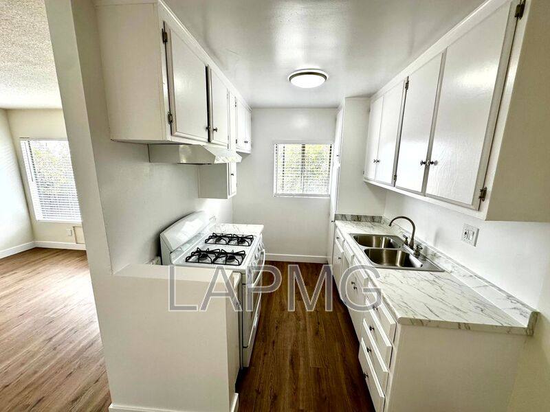Apartment for rent at 1915 W 22nd St #304, Los Angeles, CA 90018