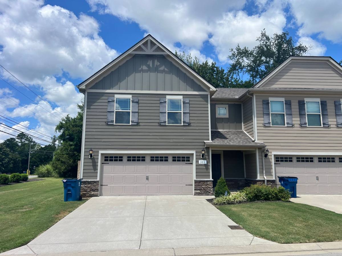 Townhouse for rent at 301 Homer Jackson Dr, Smyrna, TN 37167