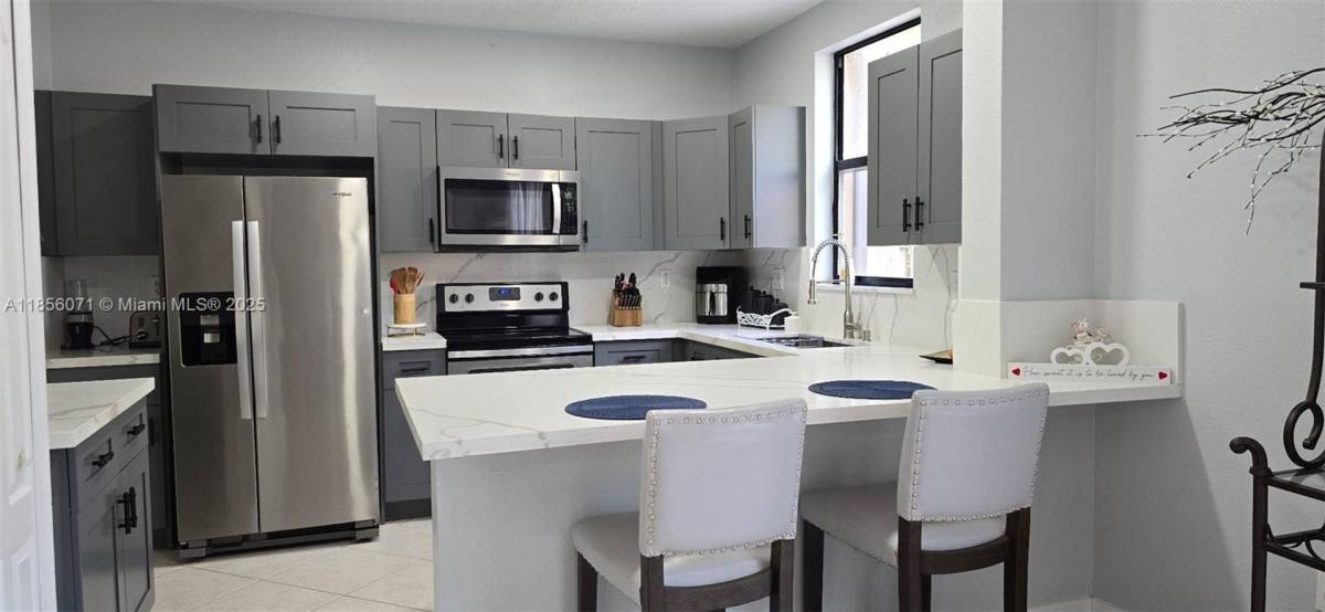 Townhouse for rent at 953 NW 135th Ave, Pembroke Pines, FL 33028