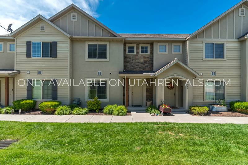 Townhouse for rent at 1234 Cattail Dr, Spanish Fork, UT 84660