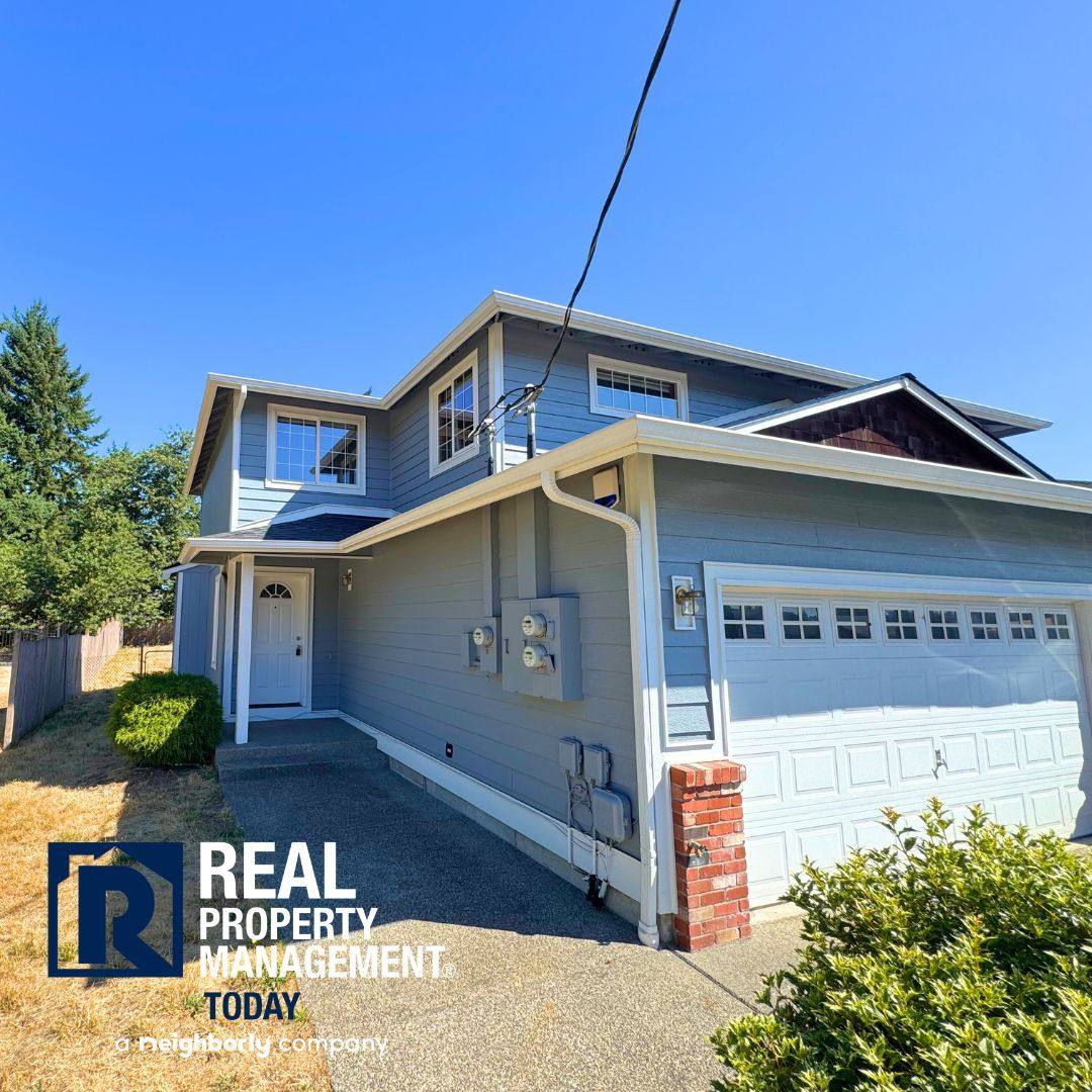 Townhouse for rent at 425-427 175th St S, Spanaway, WA 98387