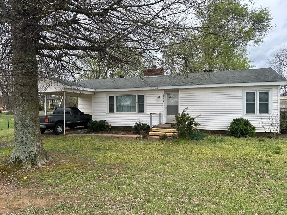House for rent at 12613 Bethal Blacktop Rd, Farmington, AR 72730