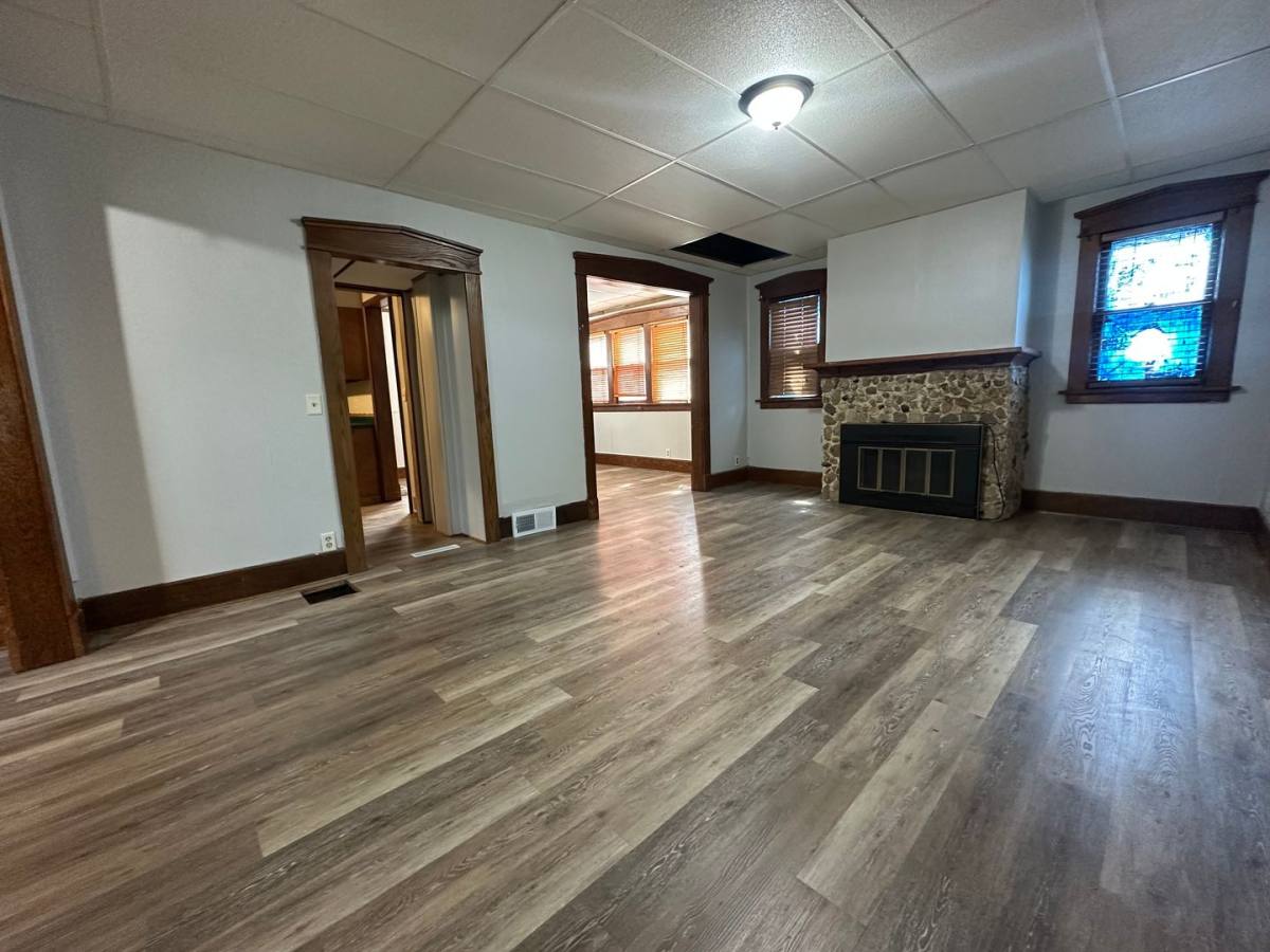 House for rent at 1459 W 2nd St, Waterloo, IA 50701