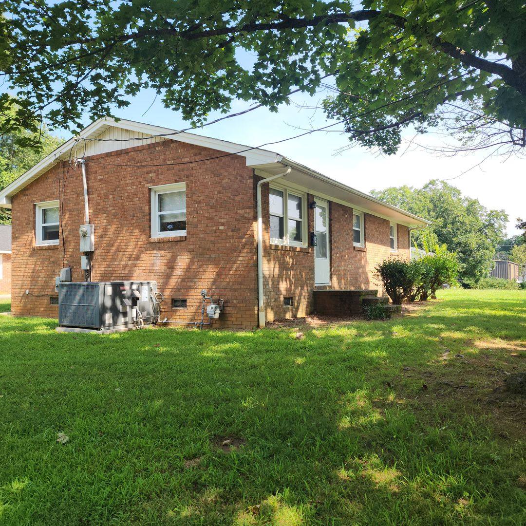 House for rent at 616 Fairview St, Kernersville, NC 27284