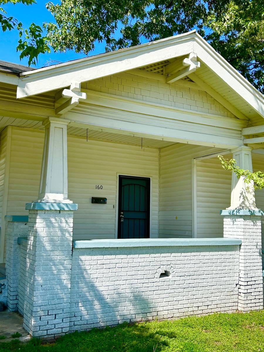 Apartment for rent at 160 1 2 Robinson Place, Shreveport, LA 71104