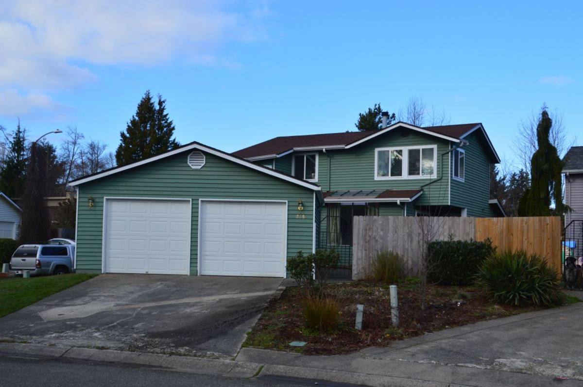 House for rent at 215 96th Place SE, Everett, WA 98208