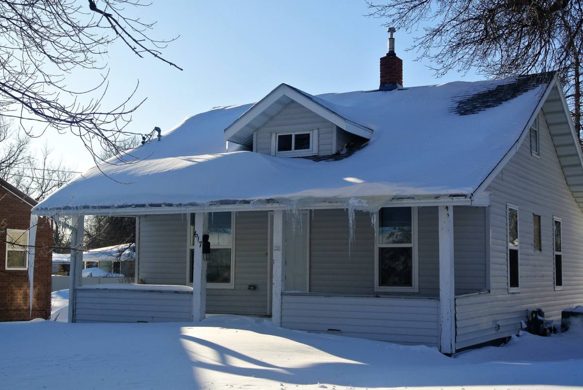House for rent at 617 11th St NW, Minot, ND 58703