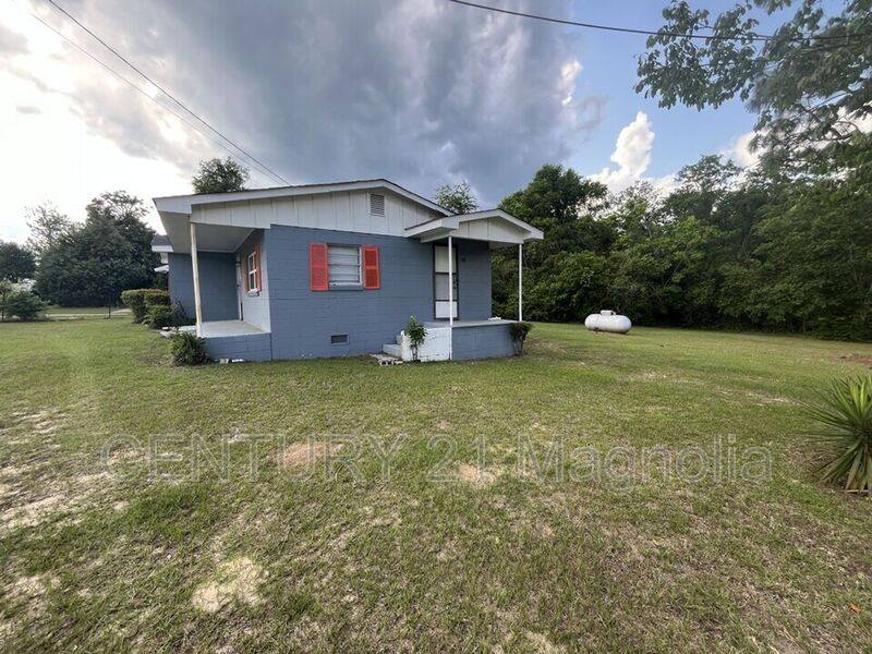House for rent at 1077 Williston Rd, Aiken, SC 29803