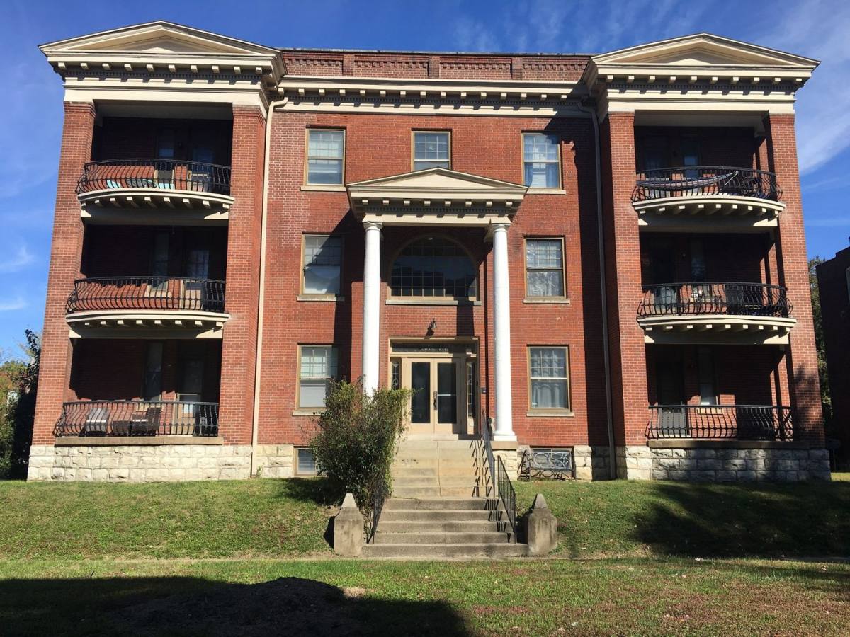 Apartment for rent at 431 Kensington Court, Louisville, KY 40208