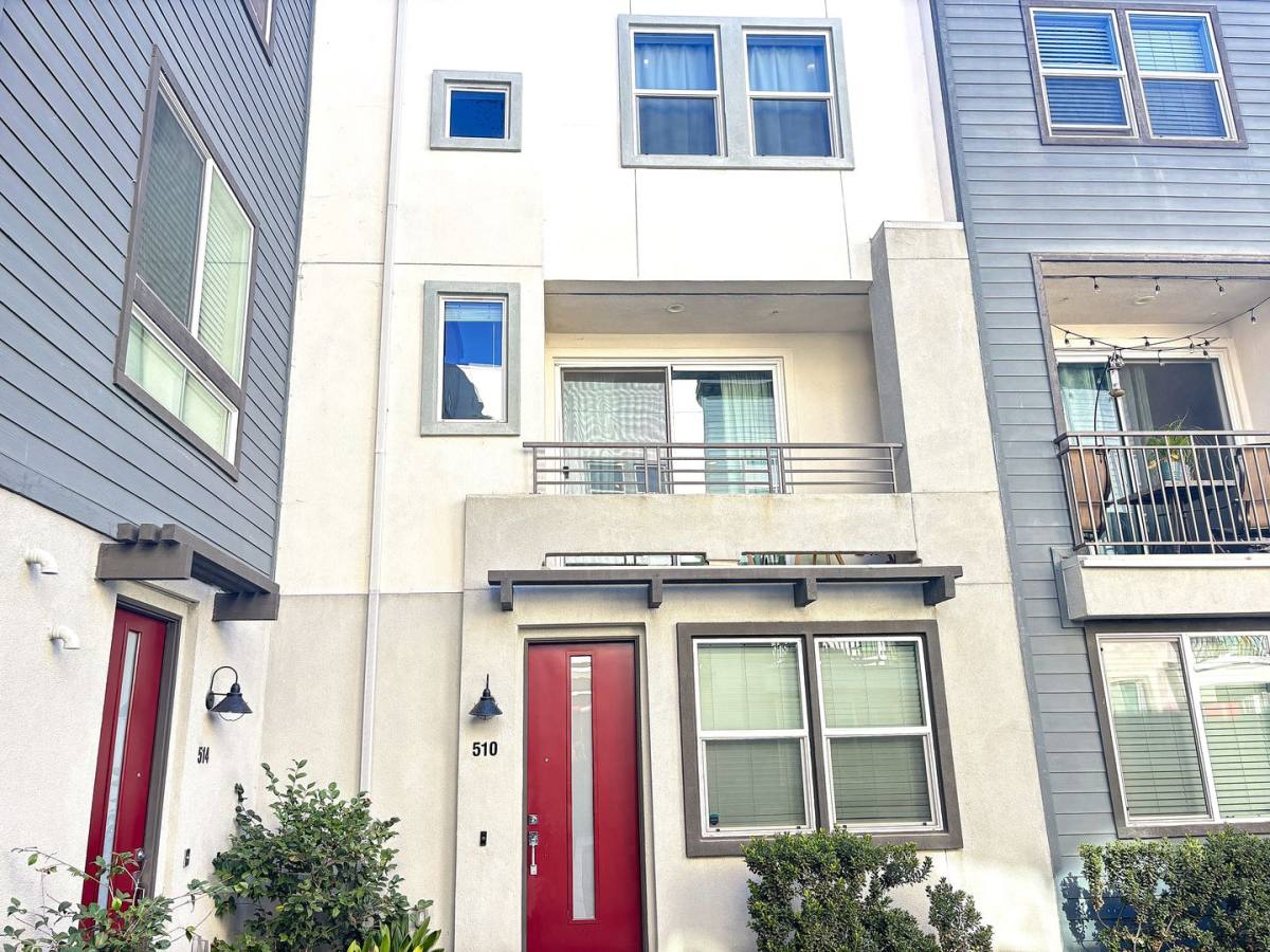 Townhouse for rent at 2564 S Escondido Blvd, Escondido, CA 92025