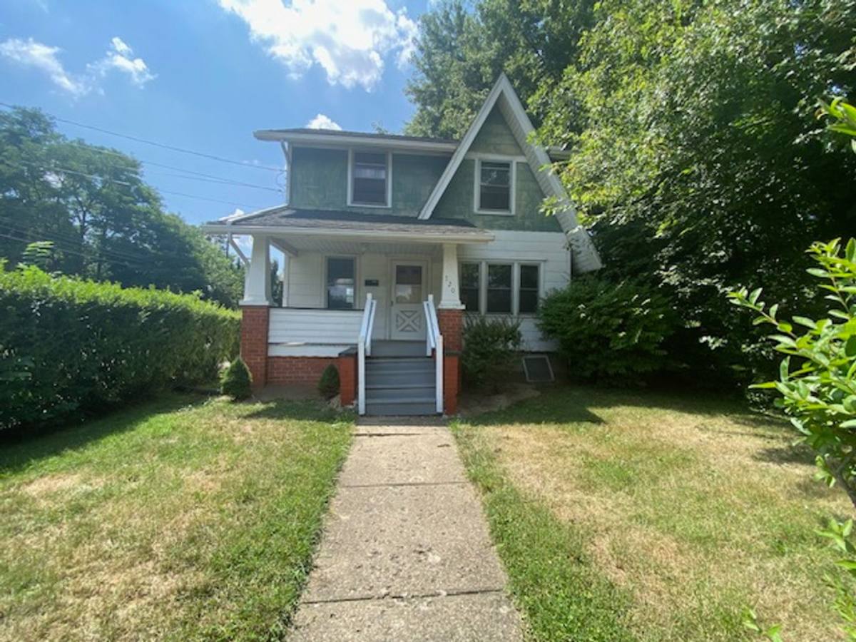 House for rent at 720 Kipling St, Akron, OH 44306