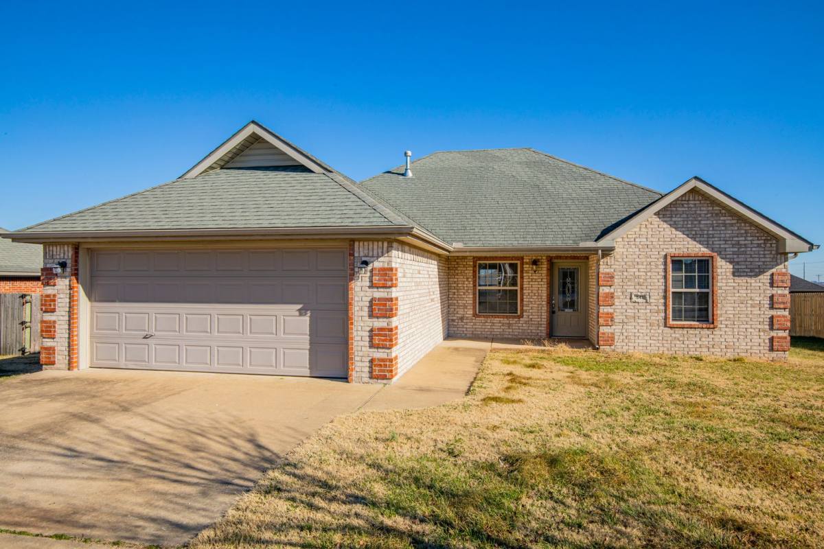 House for rent at 541 Tamarron Dr, Centerton, AR 72719