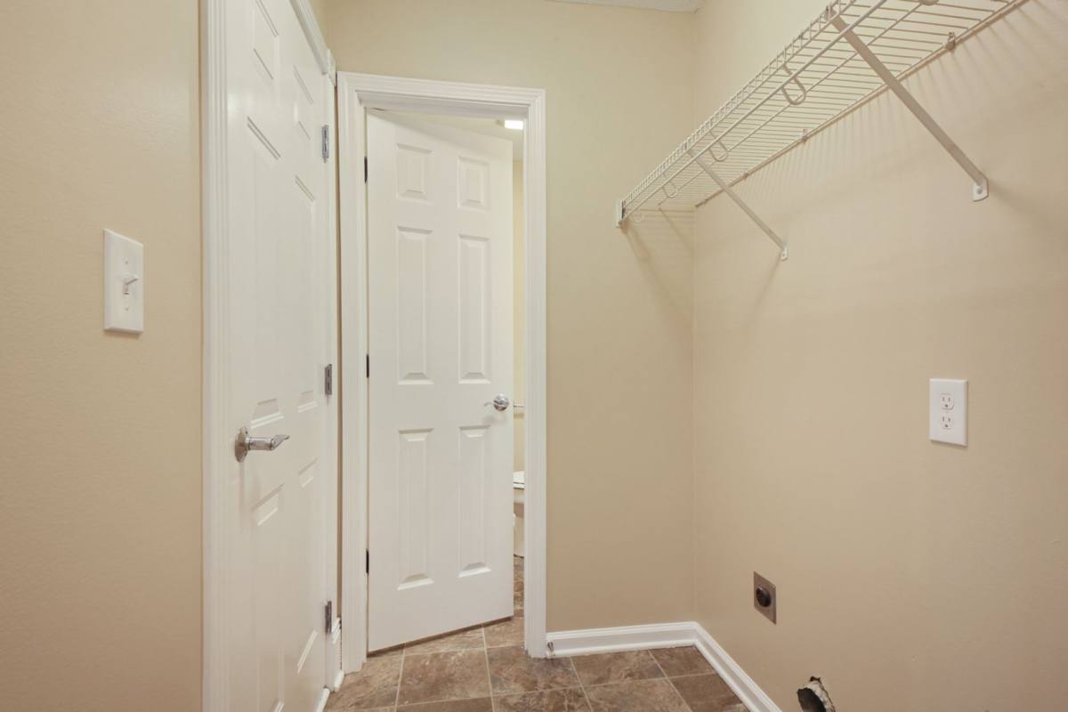 Townhouse for rent at 405A NE 6th St, Oak Grove, MO 64075