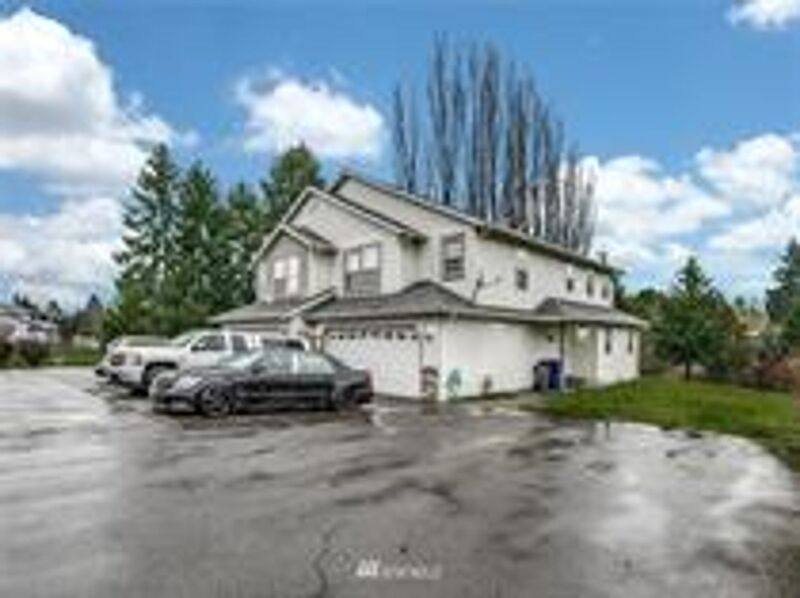 Townhouse for rent at 5413 138th St NE #B, Marysville, WA 98271