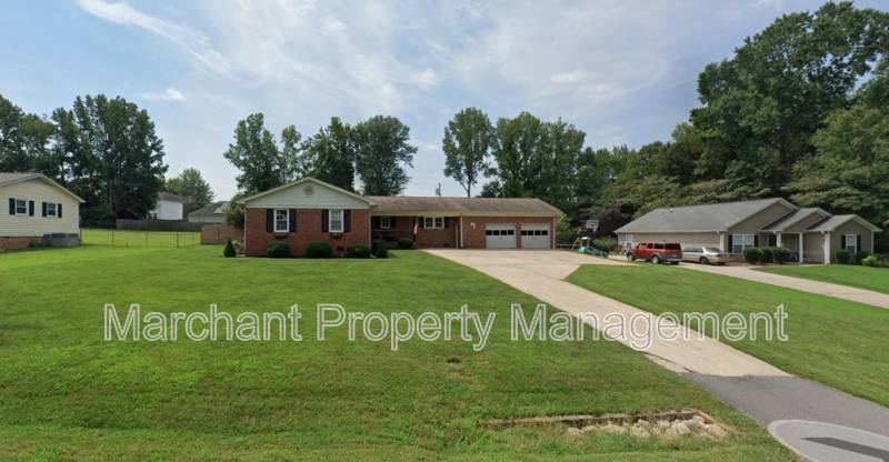 House for rent at 109 Blue Ridge Dr, Fountain Inn, SC 29644