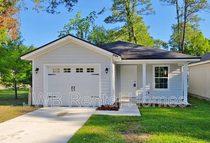 House for rent at 8089 Firetower Rd, Jacksonville, FL 32210