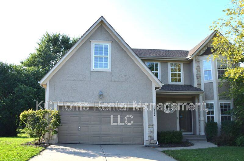 House for rent at 15914 S Clairborne St, Olathe, KS 66062