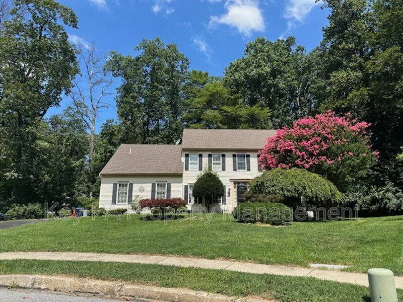 House for rent at 16 Brookhollow Dr, Downingtown, PA 19335