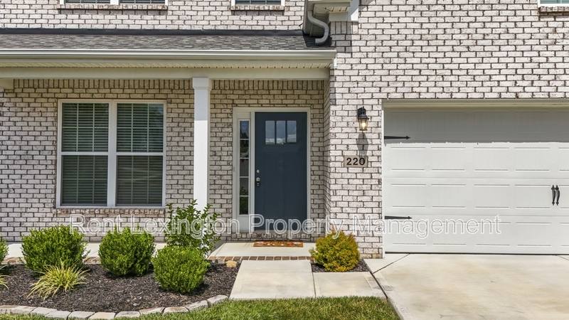 House for rent at 220 Little Leaf Dr, Nicholasville, KY 40356