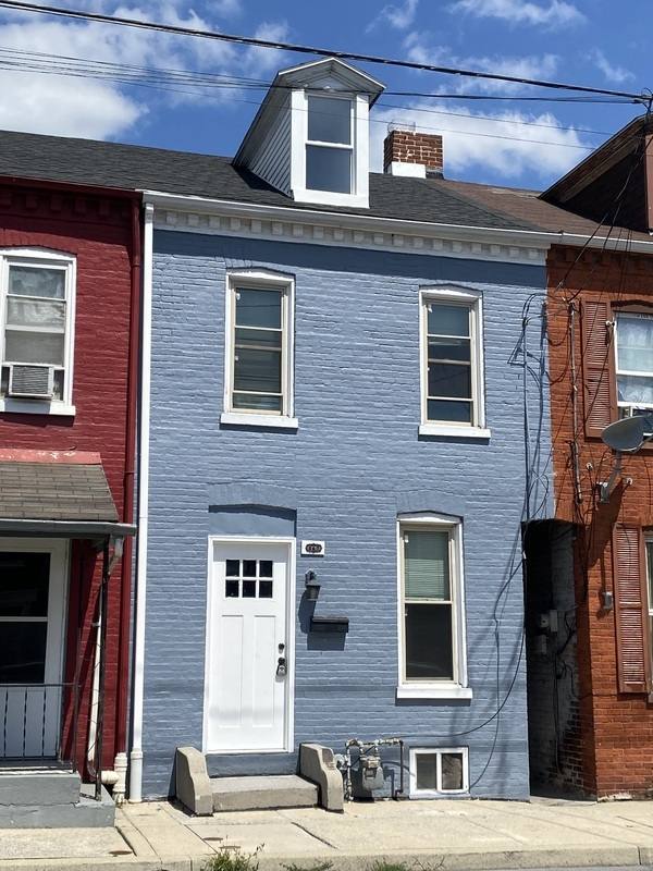 Townhouse for rent at 247 N 2nd St, Columbia, PA 17512
