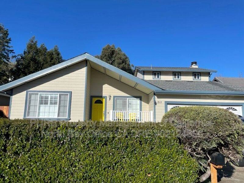 House for rent at 211 Ridgeview Dr, Petaluma, CA 94952