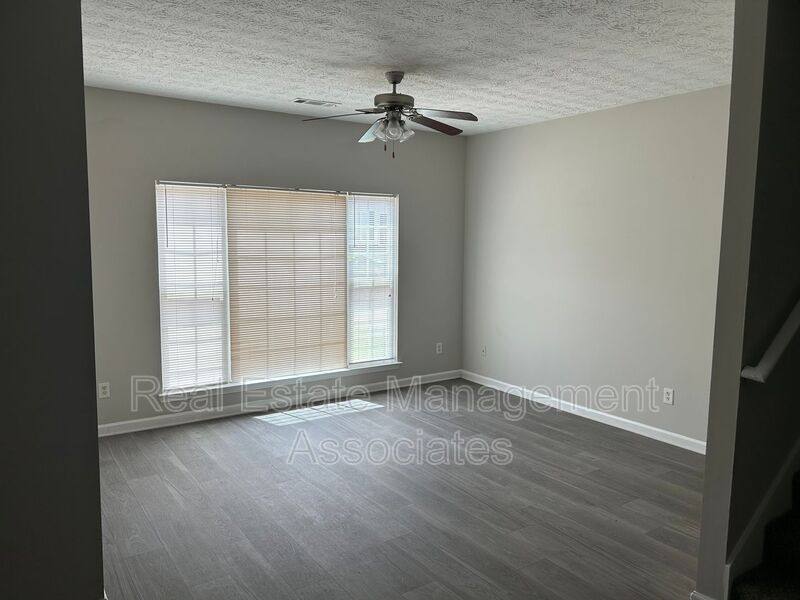 Townhouse for rent at 1749 Carrington Dr, Griffin, GA 30224