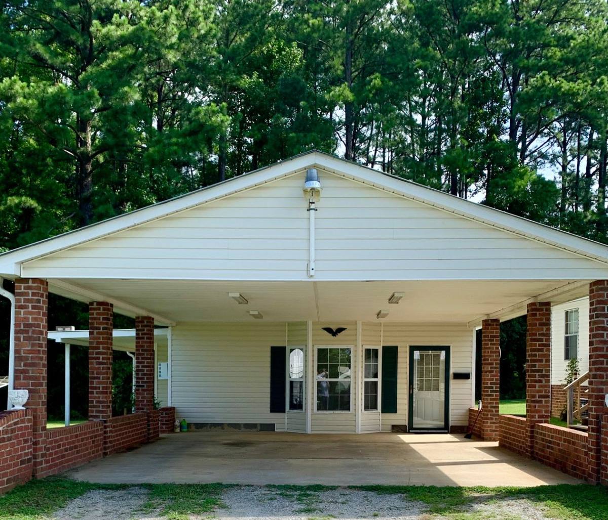 House for rent at 1989 Country Club Rd, La Crosse, VA 23950