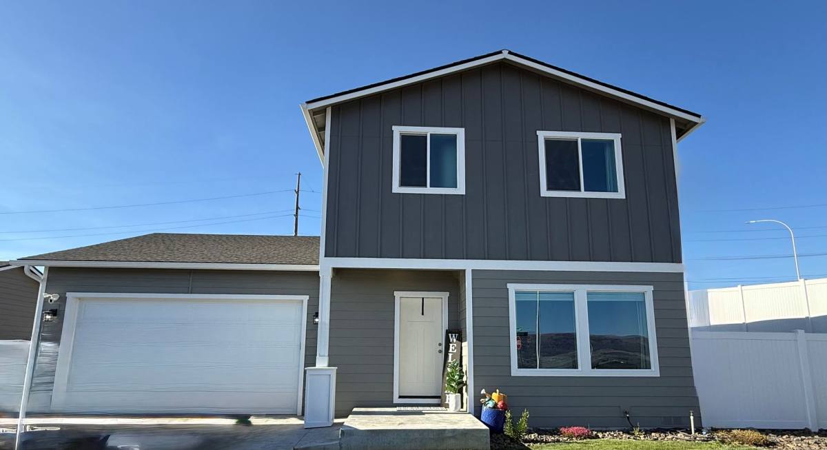 House for rent at 1967 N Mineral Place, East Wenatchee, WA 98802