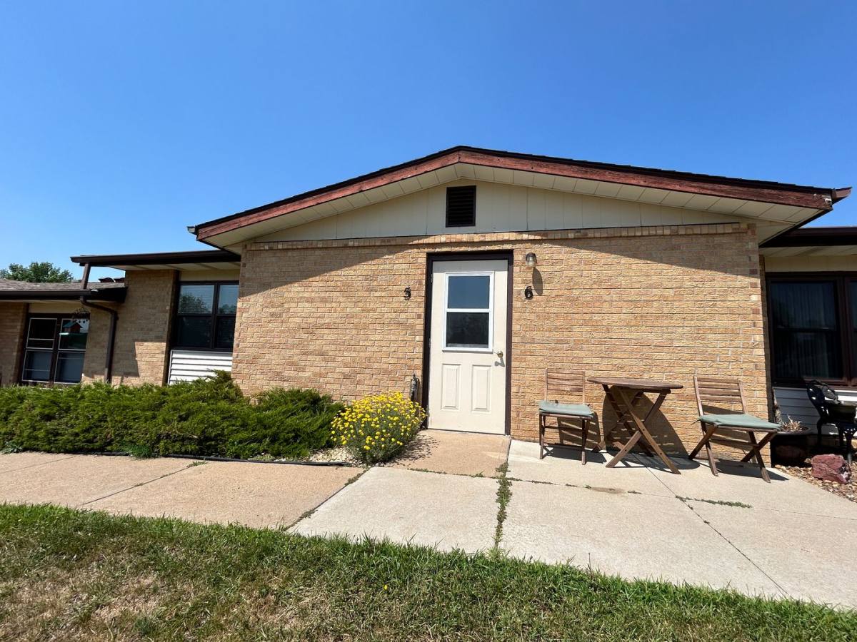 Apartment for rent at 1037 Enterprise Ave, Dickinson, ND 58601