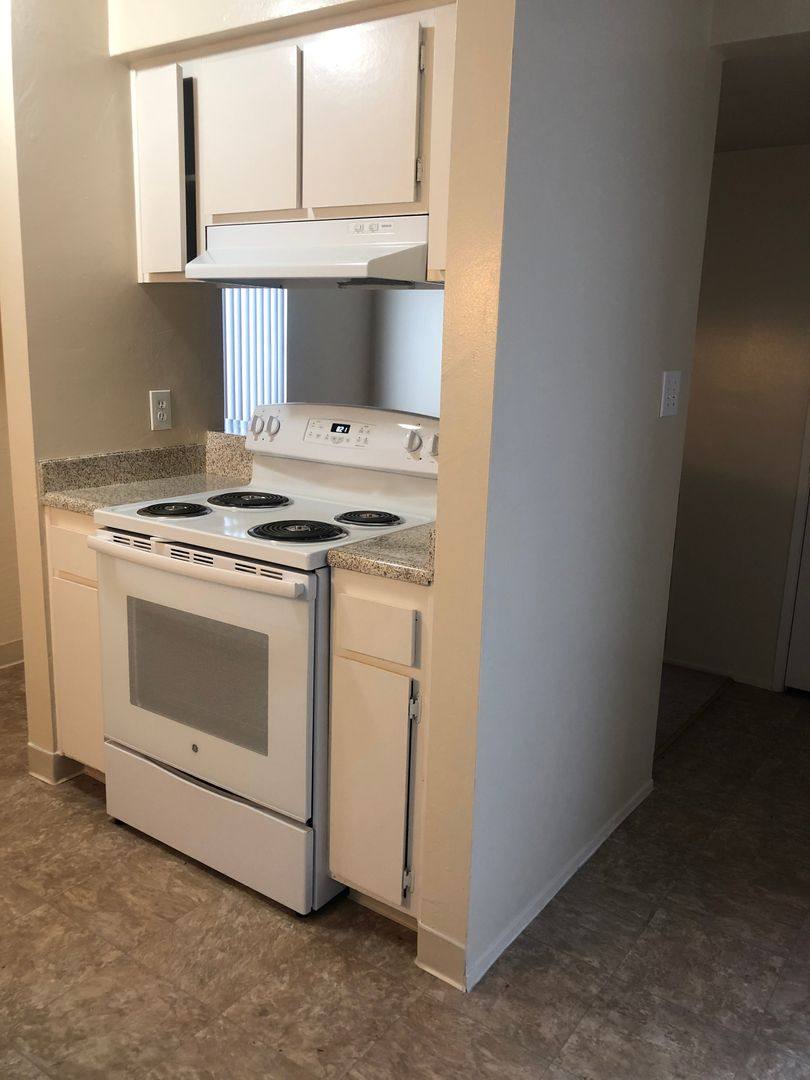 Townhouse for rent at 2401 Eric Way, Bakersfield, CA 93306