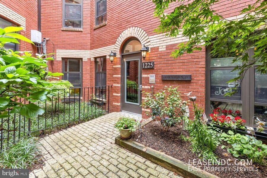 Townhouse for rent at 1225 N St NW #5, Washington, DC 20005