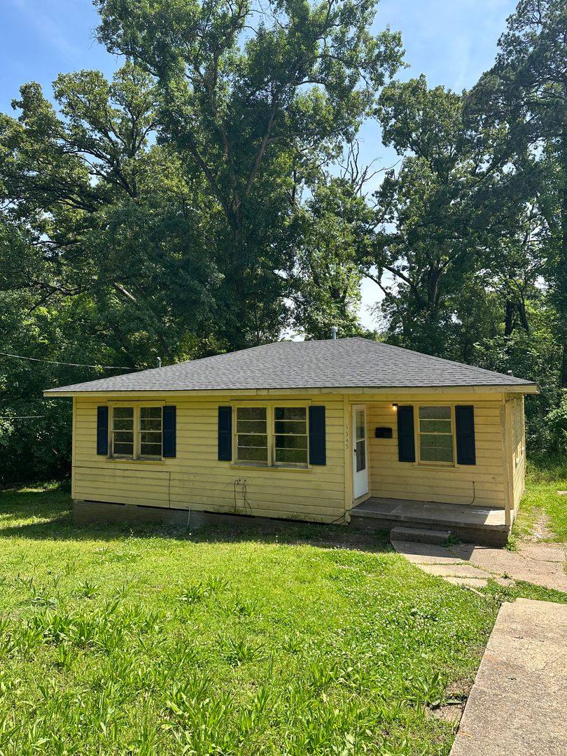 House for rent at 1345 Louis St, Shreveport, LA 71108