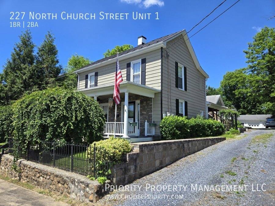 Apartment for rent at 227 N Church St #1, Woodstock, VA 22664