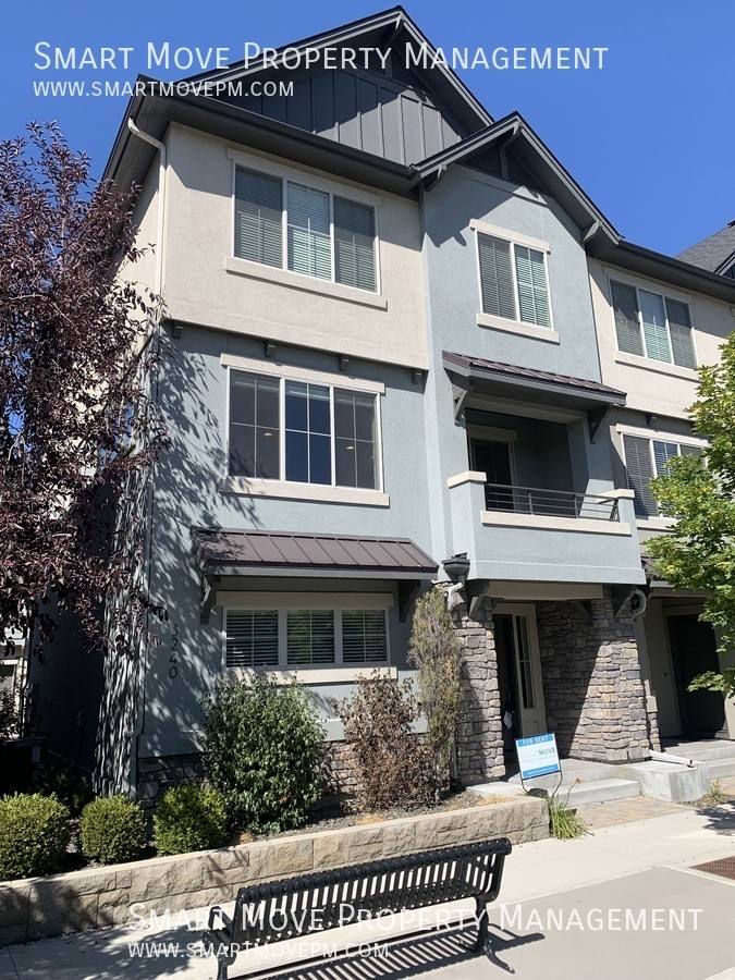 Townhouse for rent at 3240 E Thoroughbred Lane, Boise, ID 83716