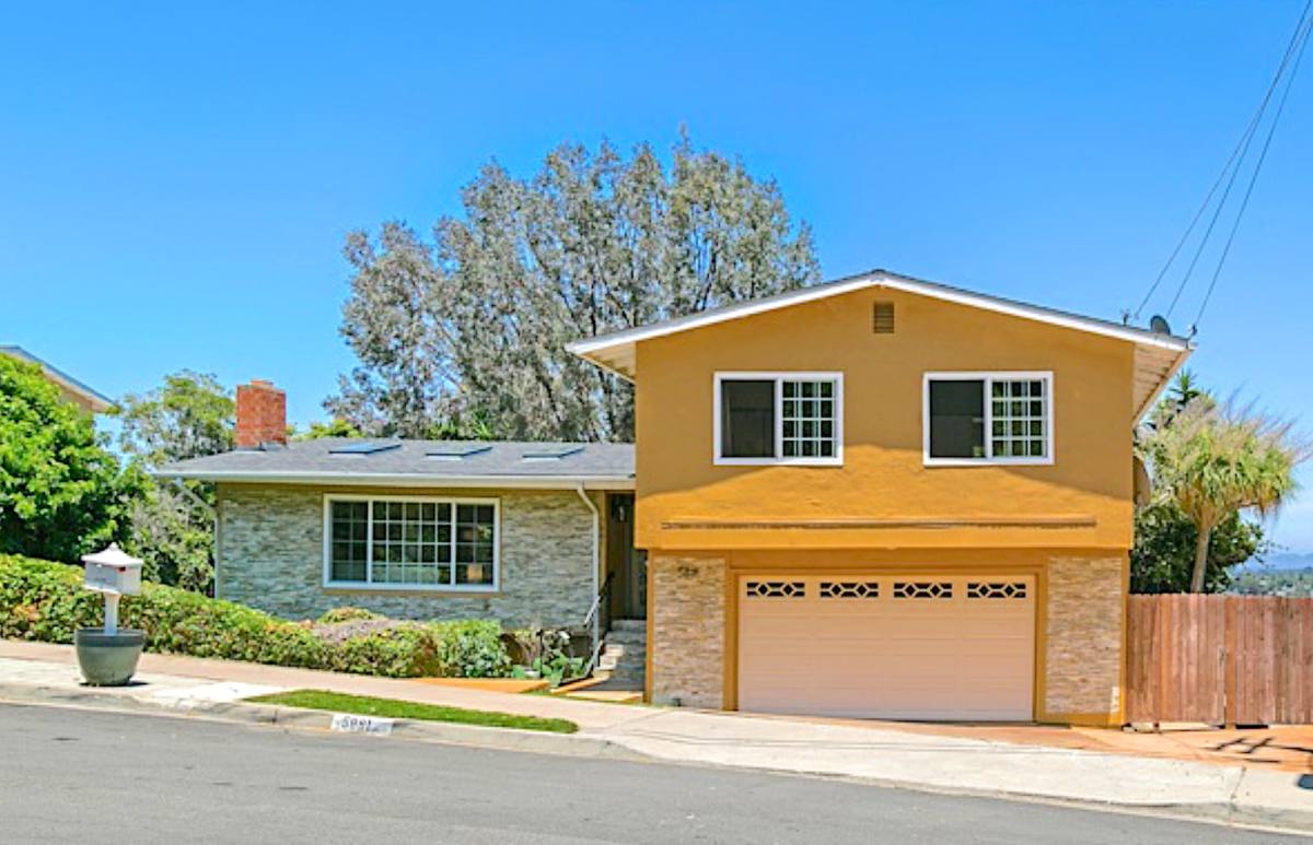 House for rent at 5881 Desert View Dr, La Jolla, CA 92037