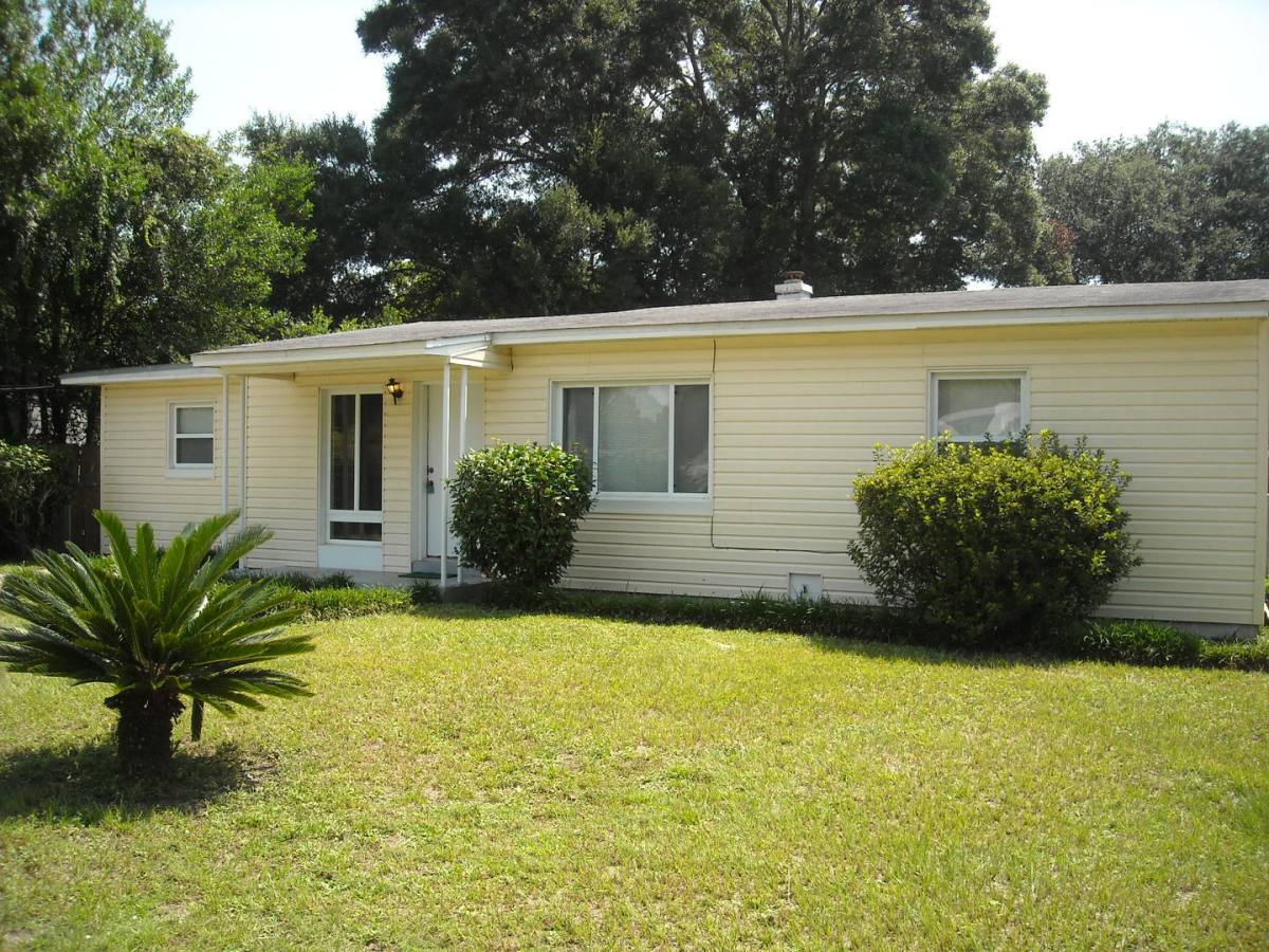 House for rent at 404 Clairmont Dr, Pensacola, FL 32506