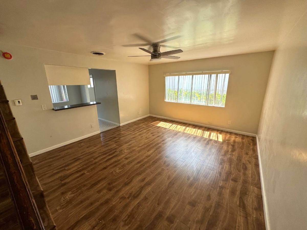 Apartment for rent at 212 W Plymouth St, Inglewood, CA 90302