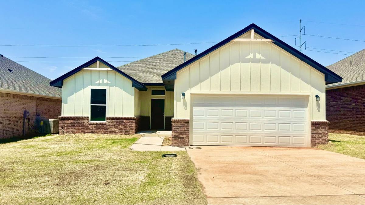 House for rent at 8325 NW 163rd Terrace, Edmond, OK 73013