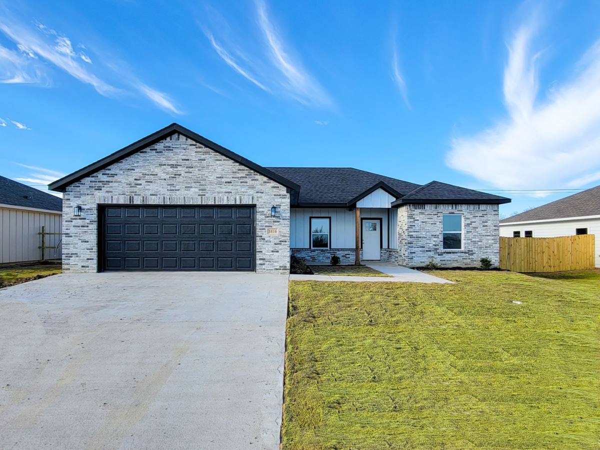 House for rent at 3816 Skylane Ave, Corsicana, TX 75110