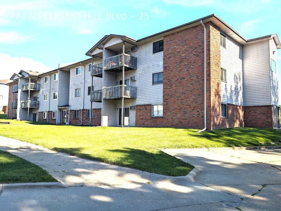 Apartment for rent at 772 N Pleasant Hill Blvd #25, Pleasant Hill, IA 50327