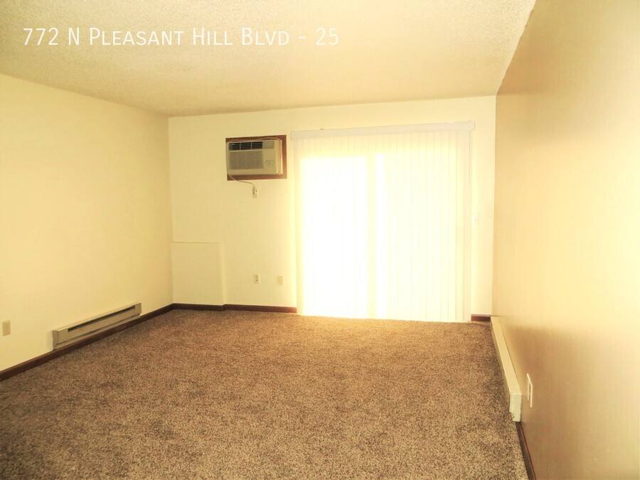 Apartment for rent at 772 N Pleasant Hill Blvd #25, Pleasant Hill, IA 50327