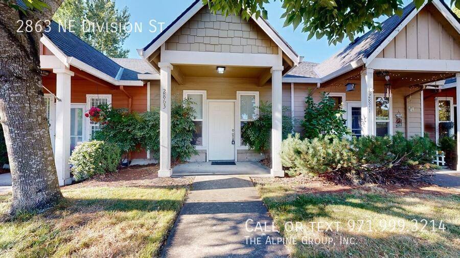 Townhouse for rent at 2863 NE Division St, Gresham, OR 97030
