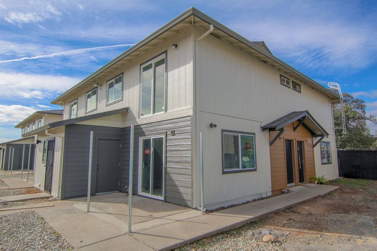 Townhouse for rent at 150 Masonic Ave, Redding, CA 96003