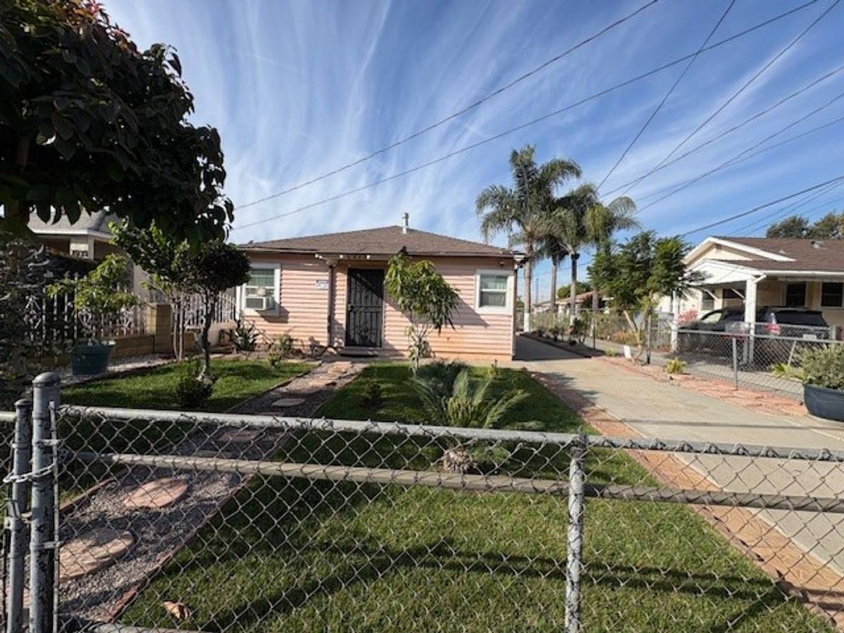 Apartment for rent at 7931 Wilcox Ave, Bell Gardens, CA 90201