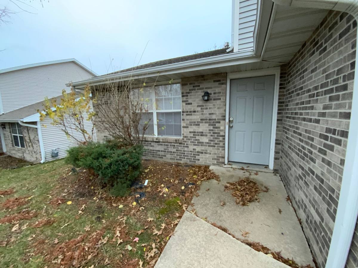 Apartment for rent at 3570-3572 Prescott Dr, Columbia, MO 65201