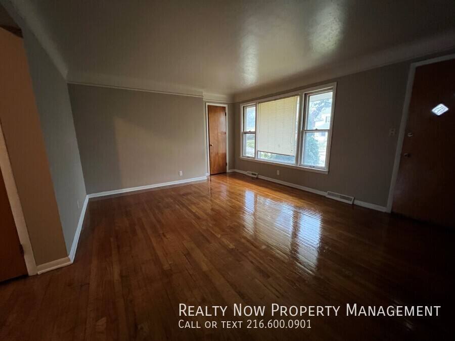 Apartment for rent at 895 E 237th St #895E237THDN, Euclid, OH 44123