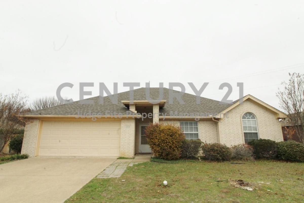House for rent at 6209 Donna Dr, Midlothian, TX 76065