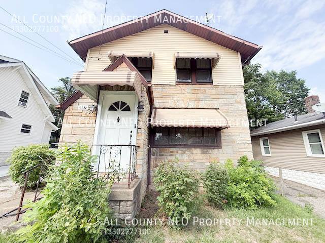 House for rent at 897 McKinley Ave, Akron, OH 44306