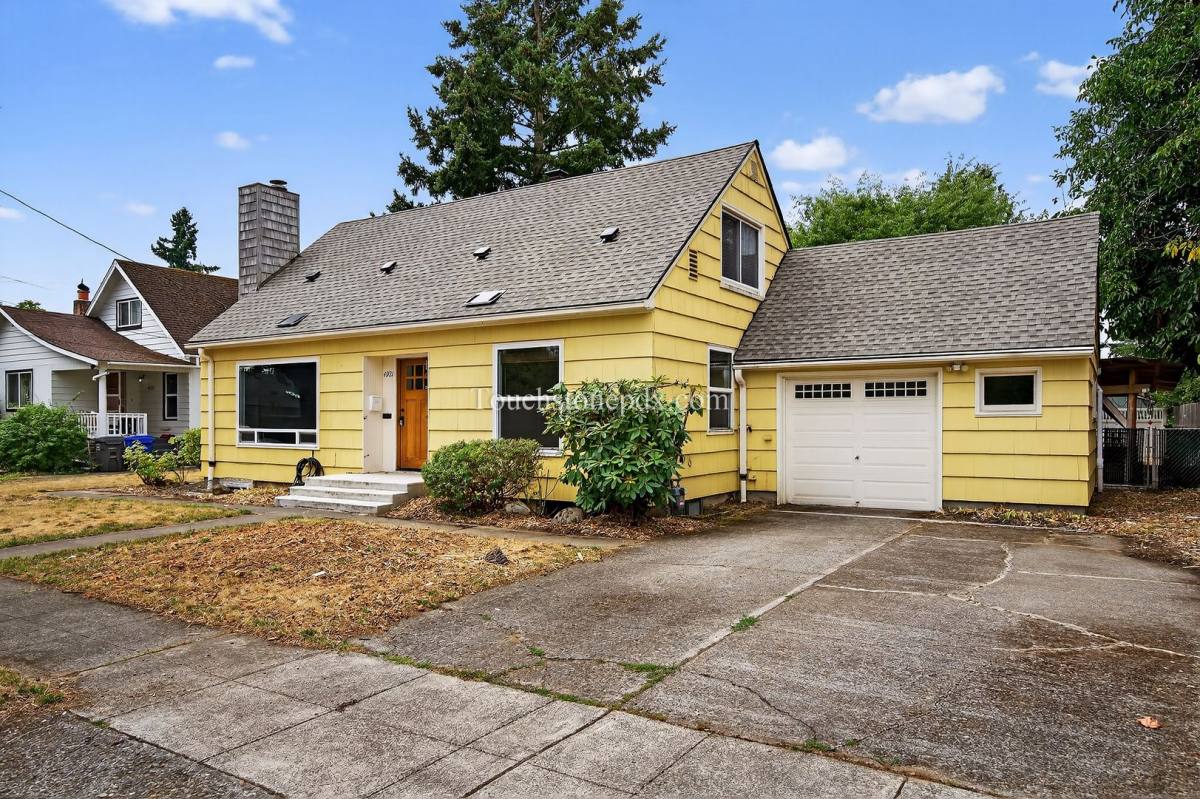House for rent at 4921 SE 76th Ave, Portland, OR 97206
